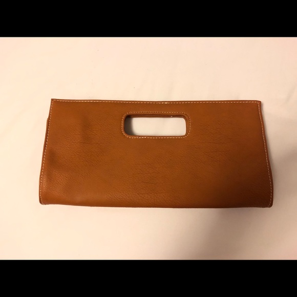 Tan clutch. - Picture 2 of 4